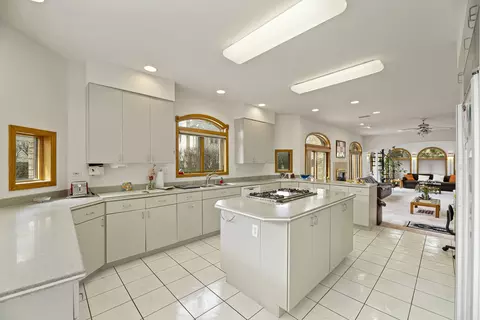 Kitchen - 2410 Halina Dr, Glenview, IL 60026 photo 3 of 6