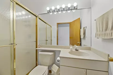 Bath - 2410 Halina Dr, Glenview, IL 60026 photo 1 of 8