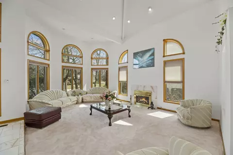 Living - 2410 Halina Dr, Glenview, IL 60026 photo 1 of 8