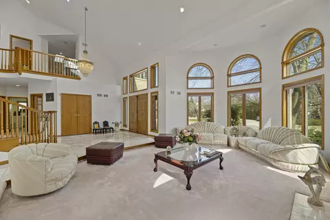 Living - 2410 Halina Dr, Glenview, IL 60026 photo 2 of 8