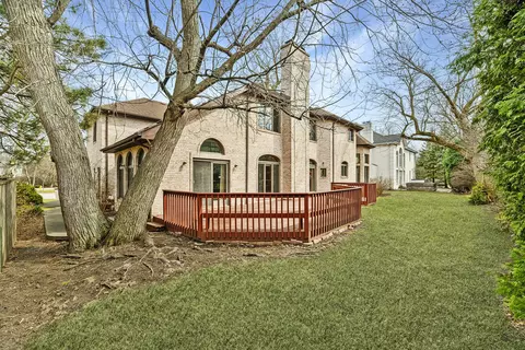 Exterior - 2410 Halina Dr, Glenview, IL 60026 photo 4 of 9