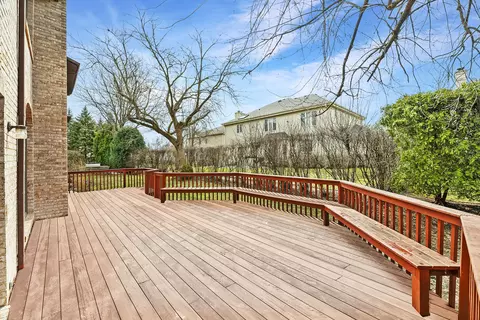 Exterior - 2410 Halina Dr, Glenview, IL 60026 photo 5 of 9