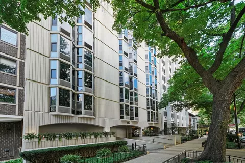 1340 N Dearborn St #17A, Chicago, IL 60610