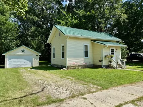 812 Eddy St, Sandwich, IL 60548