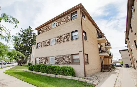 7611 W Altgeld St #2N, Elmwood Park, IL 60707