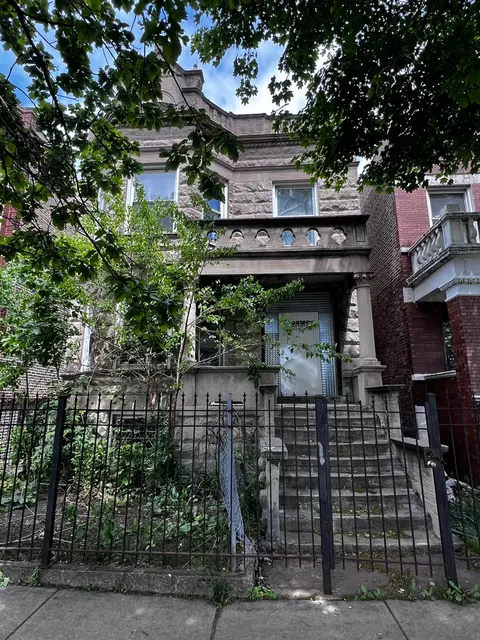 3936 W Congress Pkwy, Chicago, IL 60624