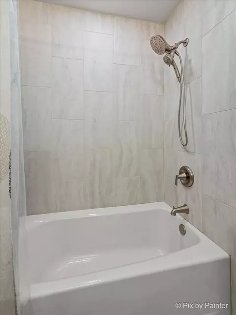 Bath - 444 Ash Fork Trl, Cary, IL 60013 photo 2 of 4
