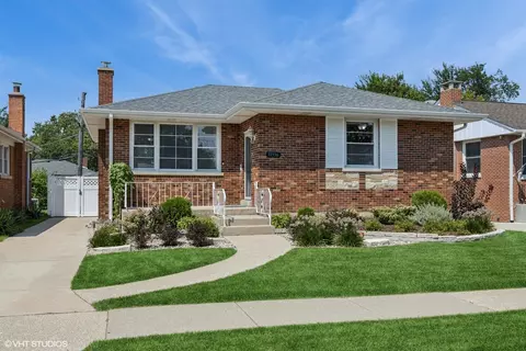 10336 Kipling St, Westchester, IL 60154