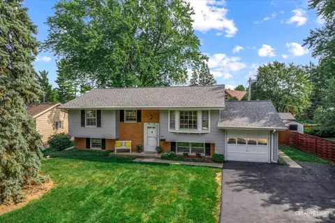 808 Longmeadow Dr, Geneva, IL 60134