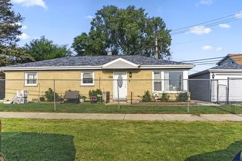 7701 Latrobe Ave, Burbank, IL 60459