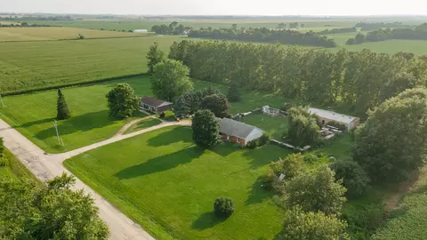 5815 Johnson Rd, Marengo, IL 60152