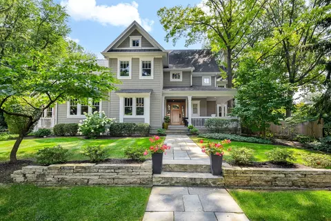 803 Dow Ave, Geneva, IL 60134