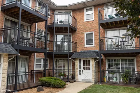 6855 N Northwest Hwy #2C, Chicago, IL 60631