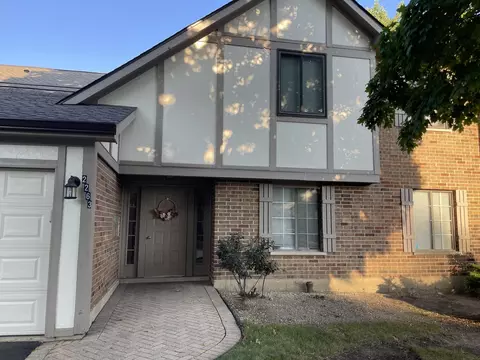 2263 N Enlund Dr #1, Palatine, IL 60074