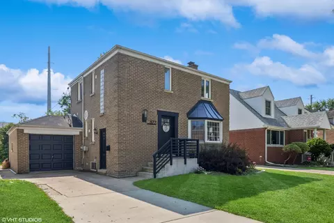 577 S Edgewood Ave, Elmhurst, IL 60126