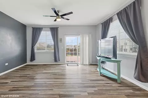 Living - 844 Daniel Dr, Minooka, IL 60447 photo 5 of 7