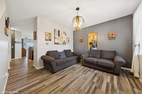Living - 844 Daniel Dr, Minooka, IL 60447 photo 2 of 7