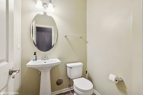 Bath - 844 Daniel Dr, Minooka, IL 60447 photo 1 of 3