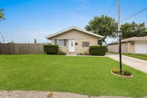 16544 Lisa Ln, Oak Forest, IL 60452