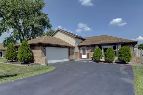 19139 Roy St, Lansing, IL 60438