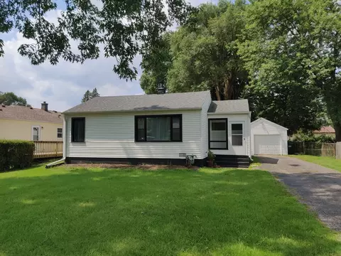 1619 Rogers Ave, Mchenry, IL 60050