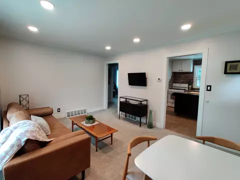 1619 Rogers Ave, Mchenry, IL 60050 photo 6