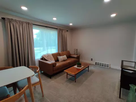 1619 Rogers Ave, Mchenry, IL 60050 photo 5