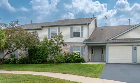 1057 N Village Dr #3, Round Lake Beach, IL 60073