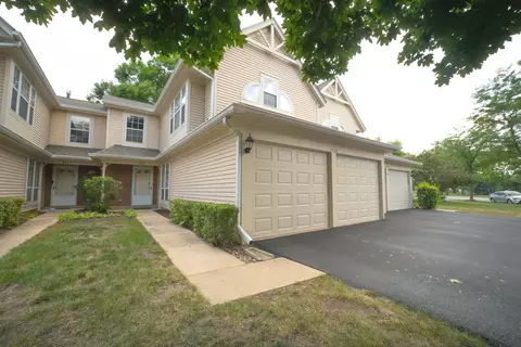 4423 Edinburg Ln, Hanover Park, IL 60133
