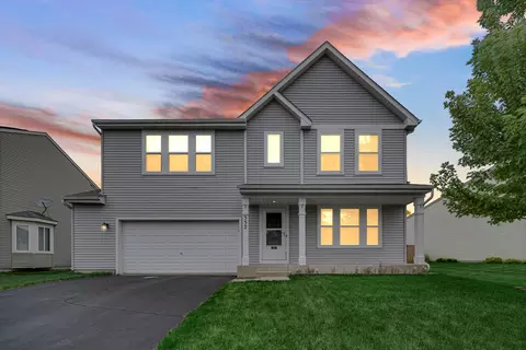 352 Westport Dr, Pingree Grove, IL 60140