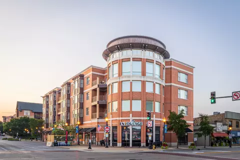 945 Burlington Ave #203, Downers Grove, IL 60515