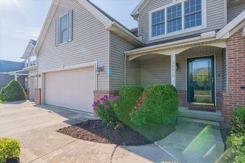 3001 Sable Oaks Rd, Bloomington, IL 61704