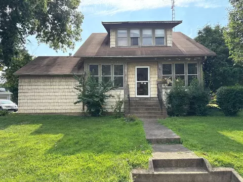 414 N Union St, Lincoln, IL 62656