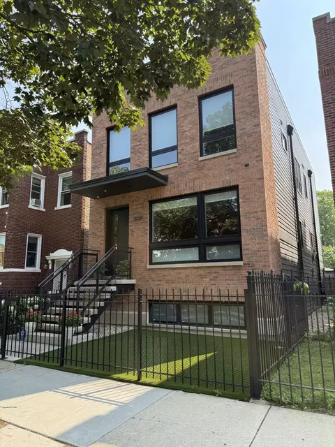 3221 N Kenneth Ave, Chicago, IL 60641