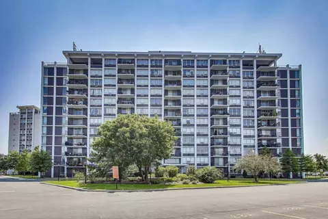 8815 W Golf Rd #3D, Niles, IL 60714