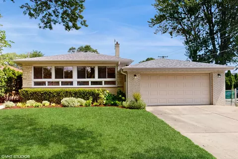 8417 Harding Ave, Skokie, IL 60076