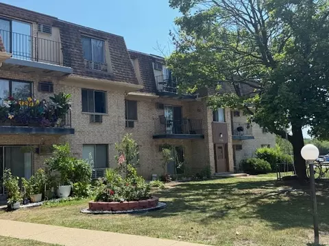 266 Shorewood Dr #1D, Glendale Heights, IL 60139