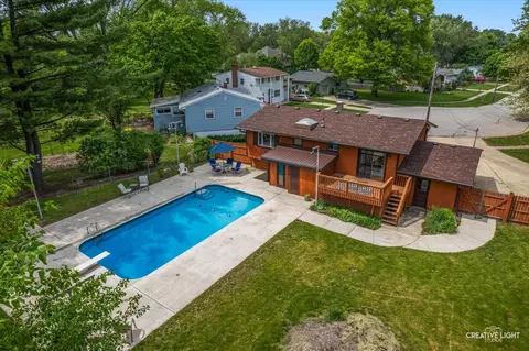 202 N Forest Ave, Batavia, IL 60510