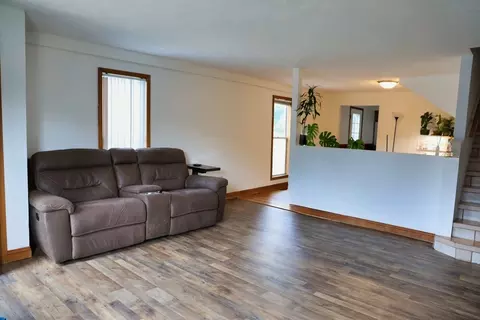 Living - 1105 E Washington St, Bloomington, IL 61701 photo 2 of 3