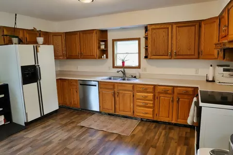 Kitchen - 1105 E Washington St, Bloomington, IL 61701 photo 2 of 2