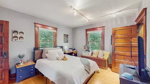 Bedroom - 614 Mccarthy Rd, Lemont, IL 60439 photo 3 of 4