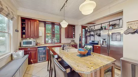 Kitchen - 614 Mccarthy Rd, Lemont, IL 60439 photo 2 of 3