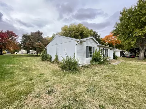214 S 4th Ave, Chenoa, IL 61726 photo 2