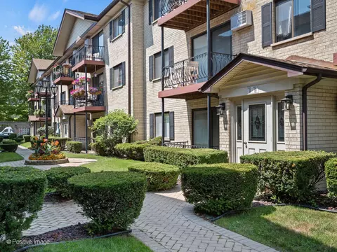5159 N East River Rd #105C, Chicago, IL 60656