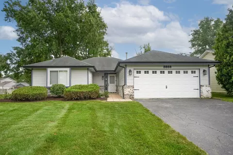 1214 Needham Rd, Naperville, IL 60563