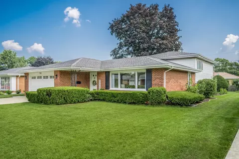 913 S See Gwun Ave, Mount Prospect, IL 60056