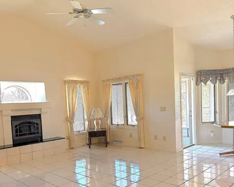 Living - 132 Fox Trot, Dixon, IL 61021 photo 4 of 4