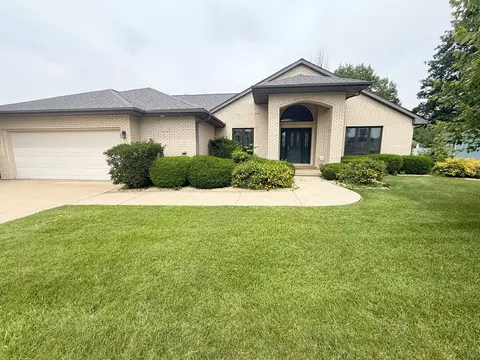 Exterior - 132 Fox Trot, Dixon, IL 61021 photo 2 of 9
