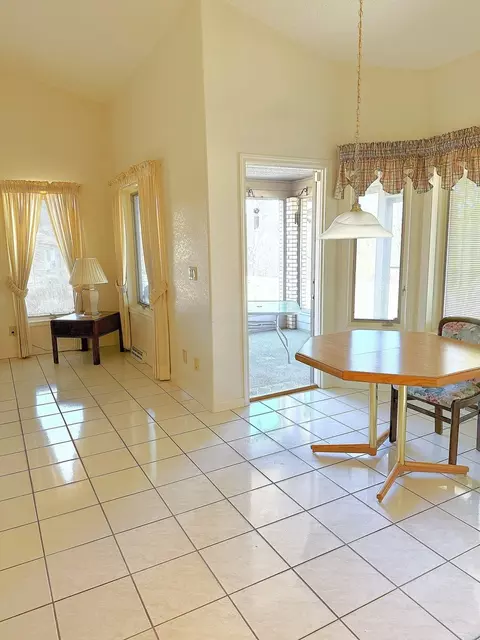 Dining - 132 Fox Trot, Dixon, IL 61021 photo 1 of 1