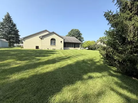 Exterior - 132 Fox Trot, Dixon, IL 61021 photo 7 of 9